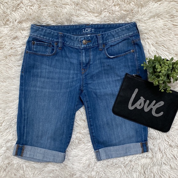 Loft Jean Shorts 💗 Medium Wash - Picture 2 of 11